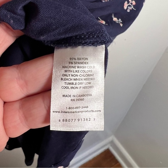 Dip V-Neck Swing Tank Top Navy Blue Floral - Picture 5 of 8